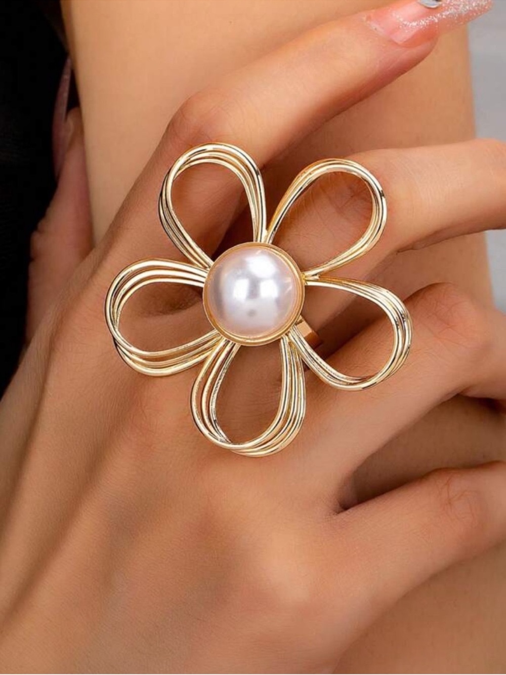 Gold Floral Pearl Statement Ring - Elegant Women's Jewelry - Picture 4 of 4